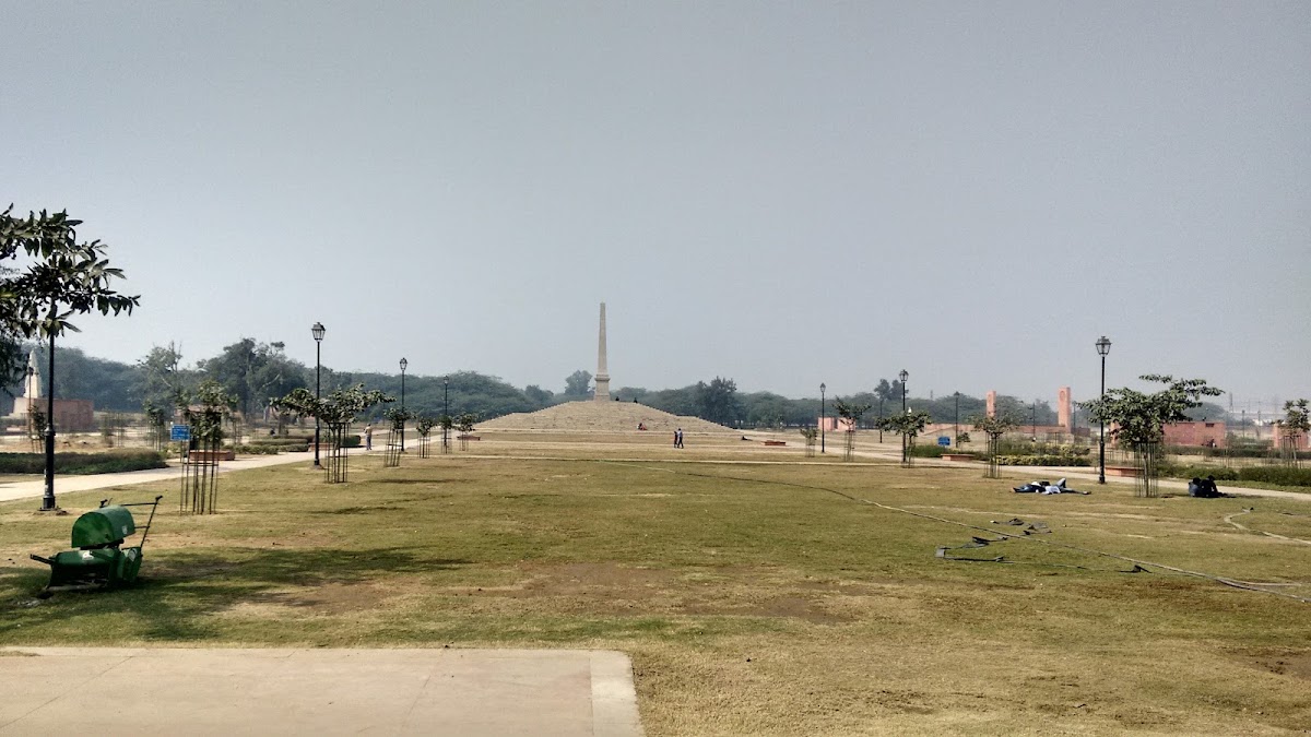 Coronation Park photo 5