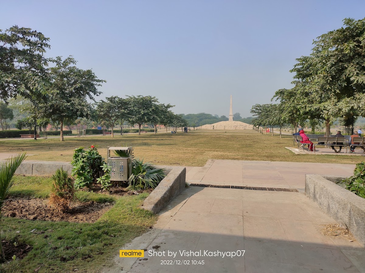 Coronation Park photo 9