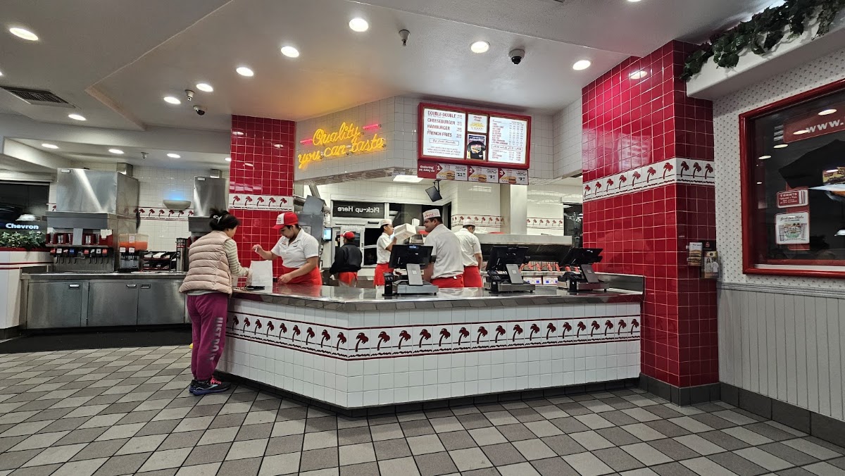 In-N-Out Burger photo 4