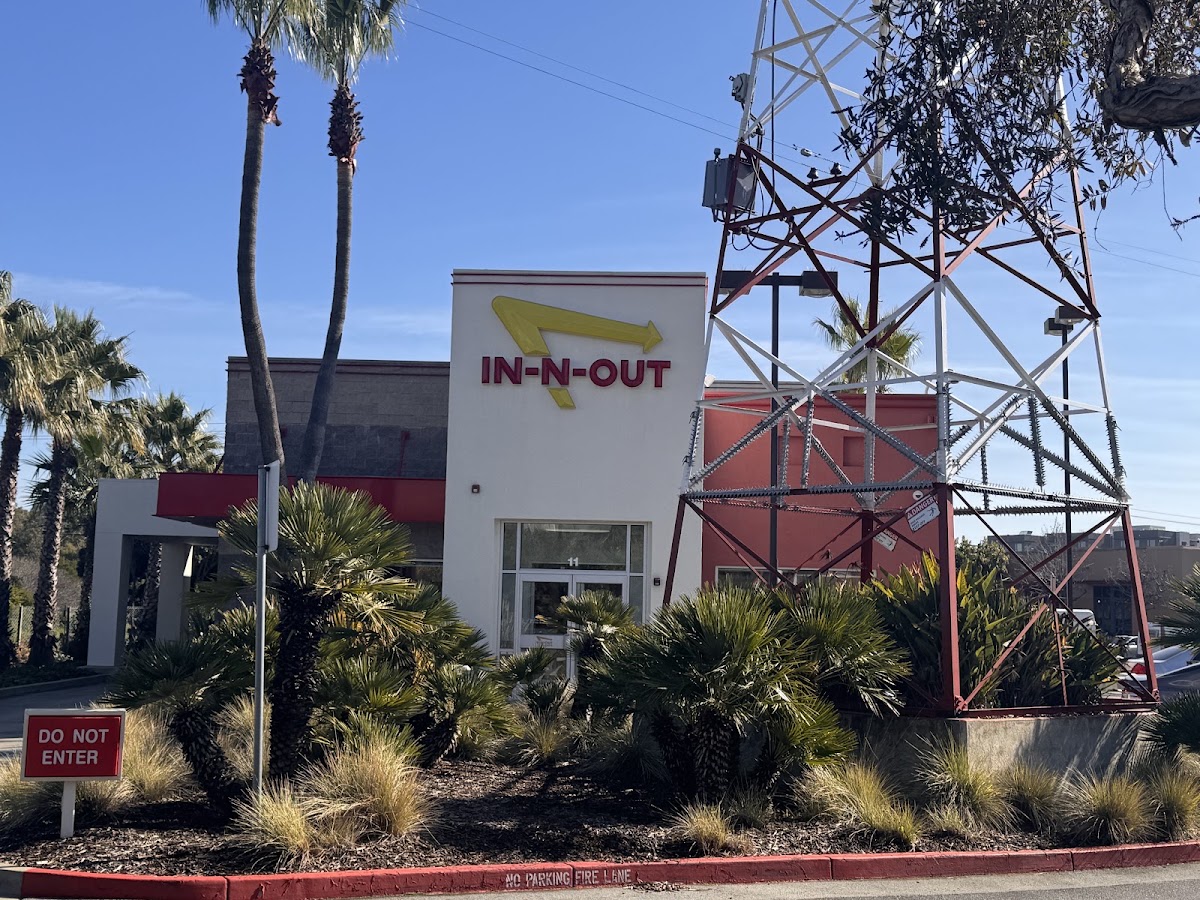 In-N-Out Burger photo 8