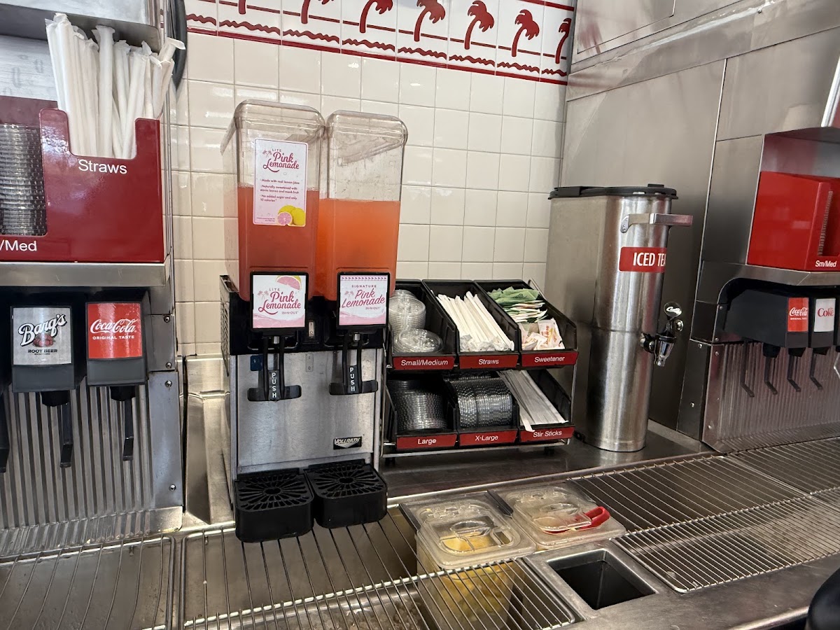 In-N-Out Burger photo 10