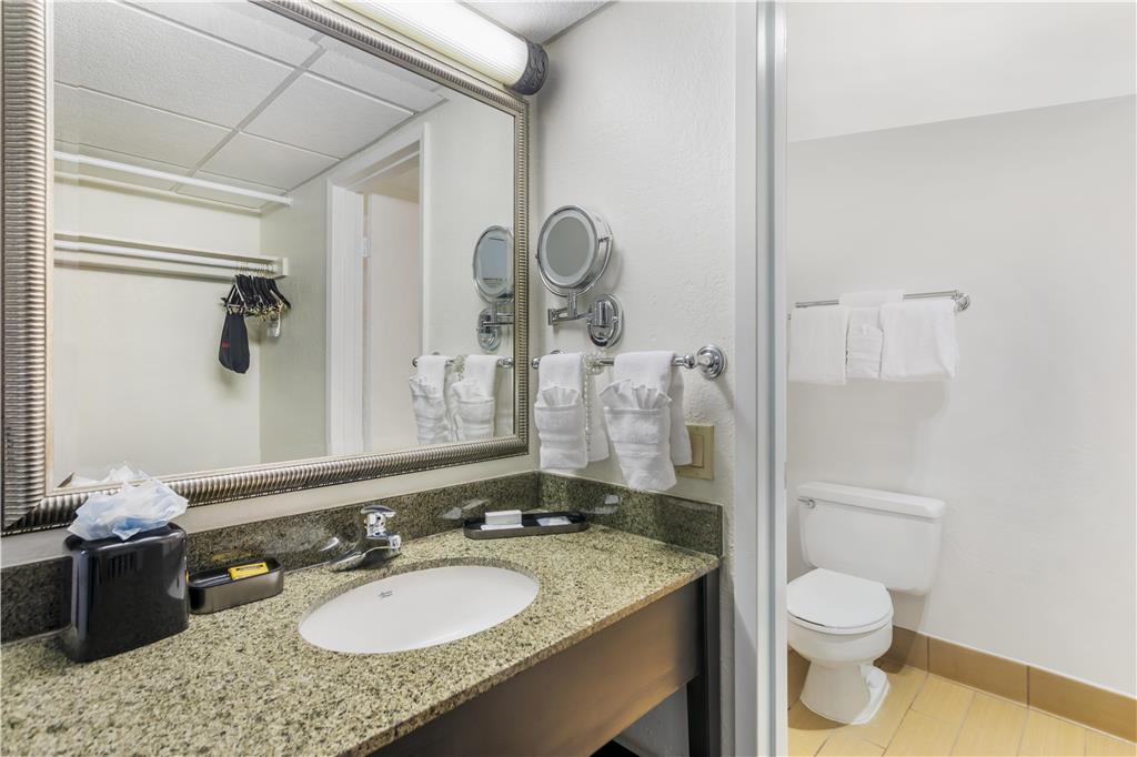 Best Western Plus Garden Court Inn photo 4
