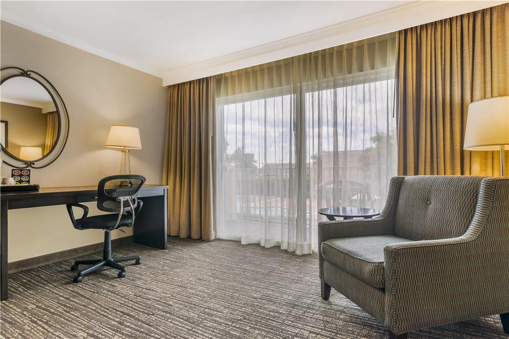 Best Western Plus Garden Court Inn photo 8