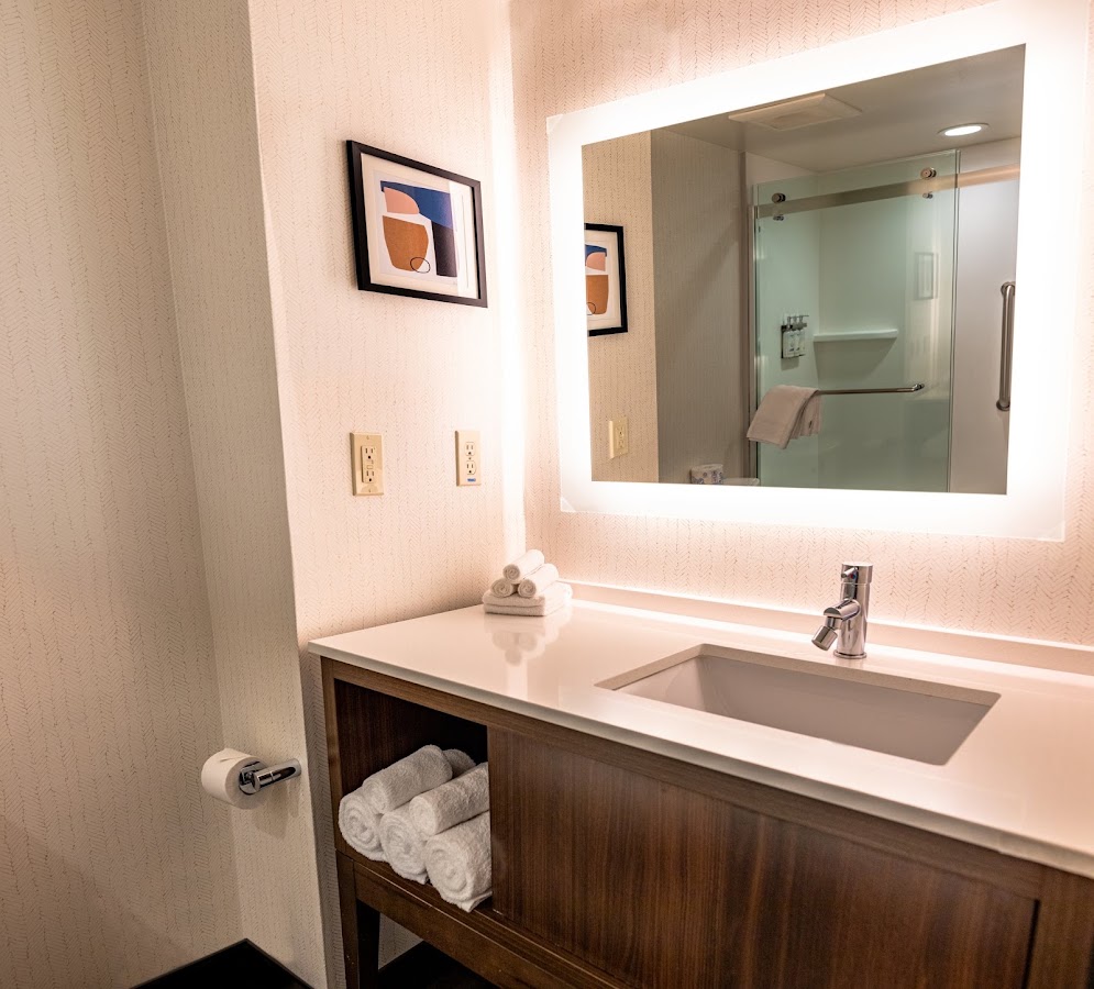 Holiday Inn & Suites Oakland - Airport by IHG photo 4