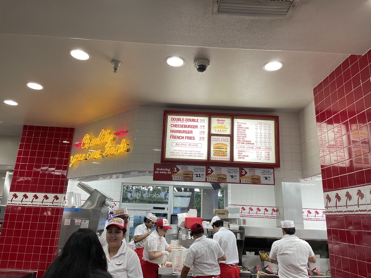 In-N-Out Burger photo 4