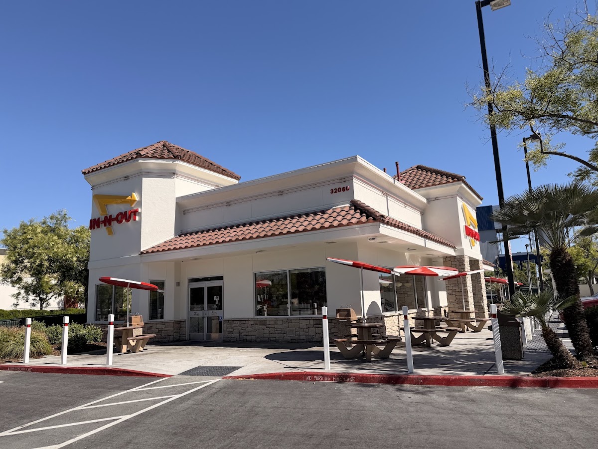 In-N-Out Burger photo 6