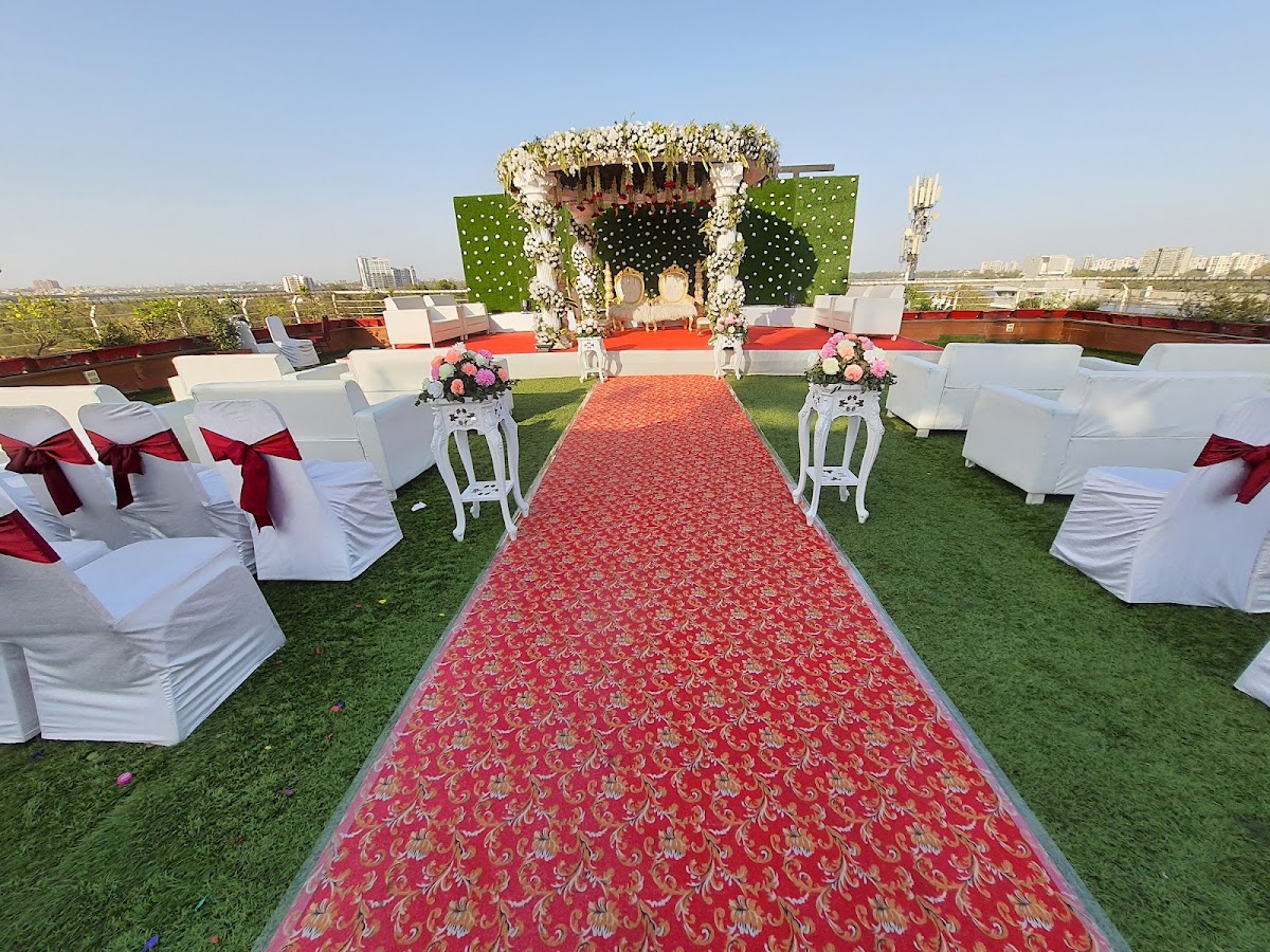 SilverCloud Hotel & Banquets photo 6