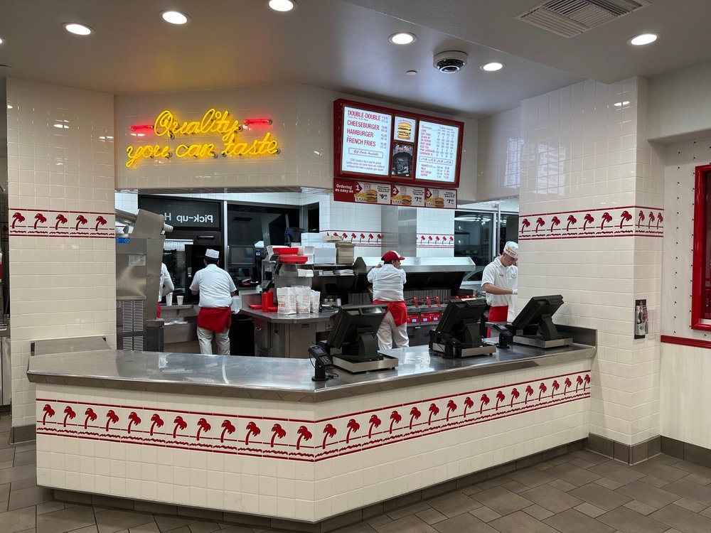 In-N-Out Burger photo 4