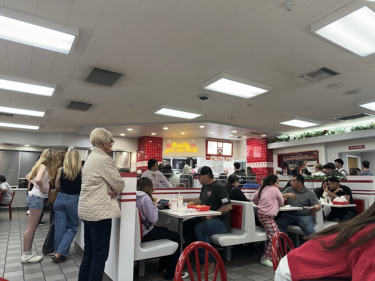 In-N-Out Burger photo 8