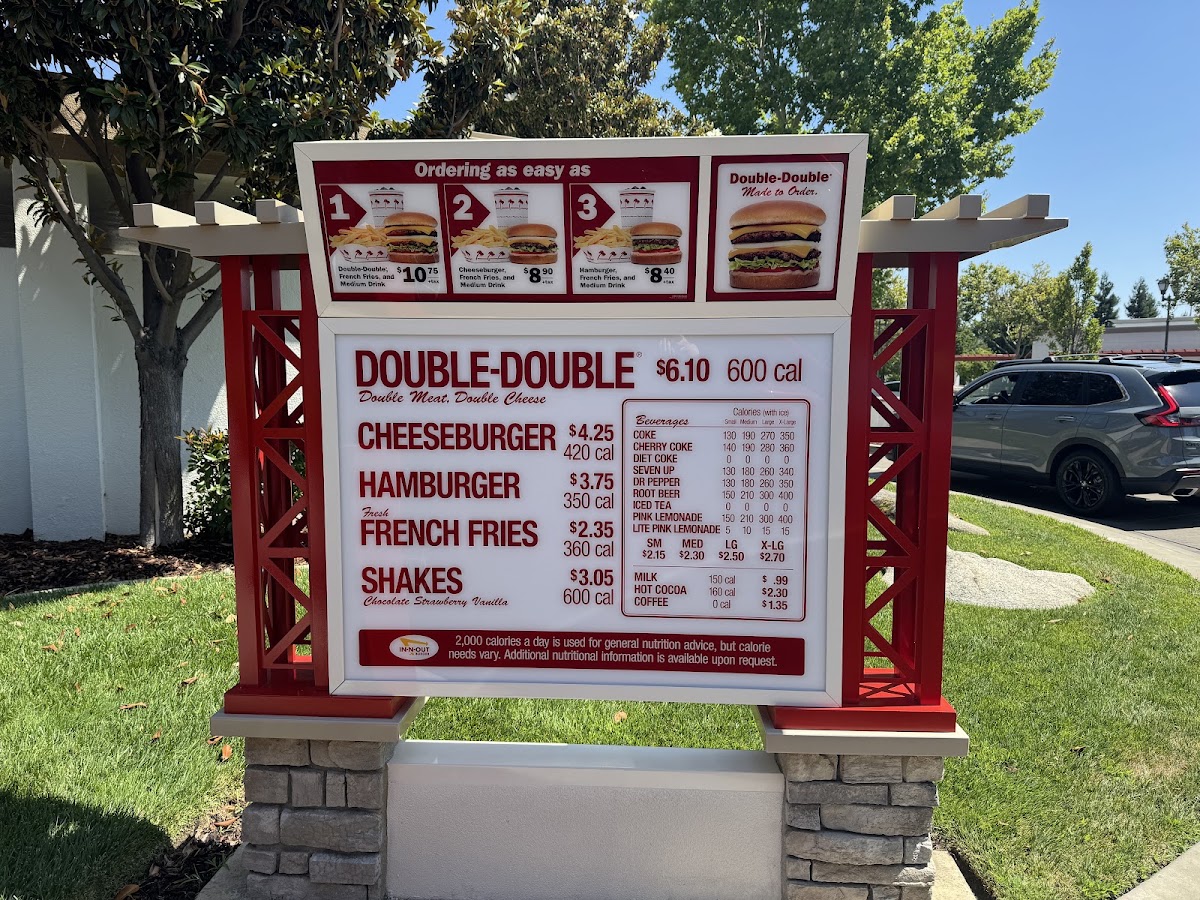 In-N-Out Burger photo 10