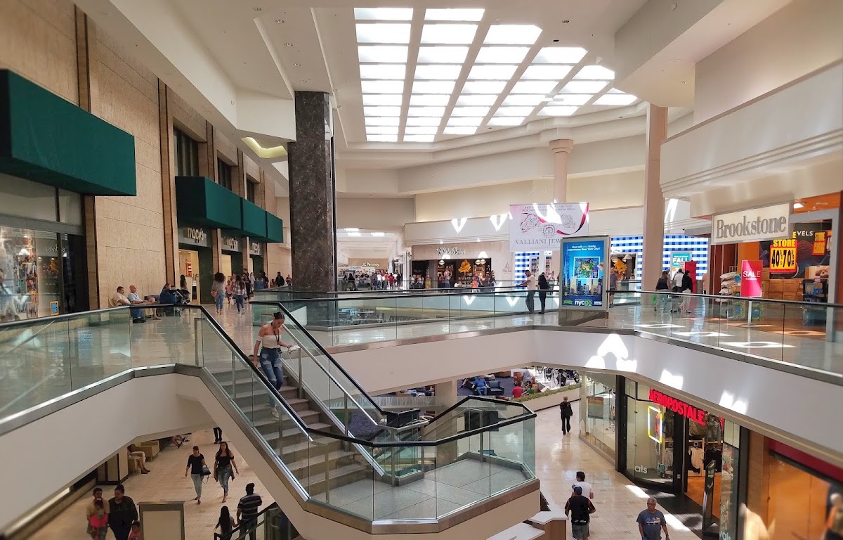 Sunvalley Shopping Center photo 4