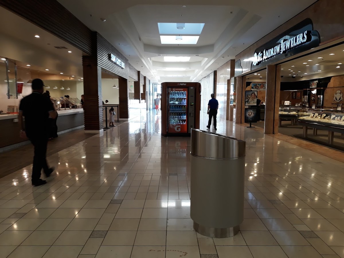 Sunvalley Shopping Center photo 10