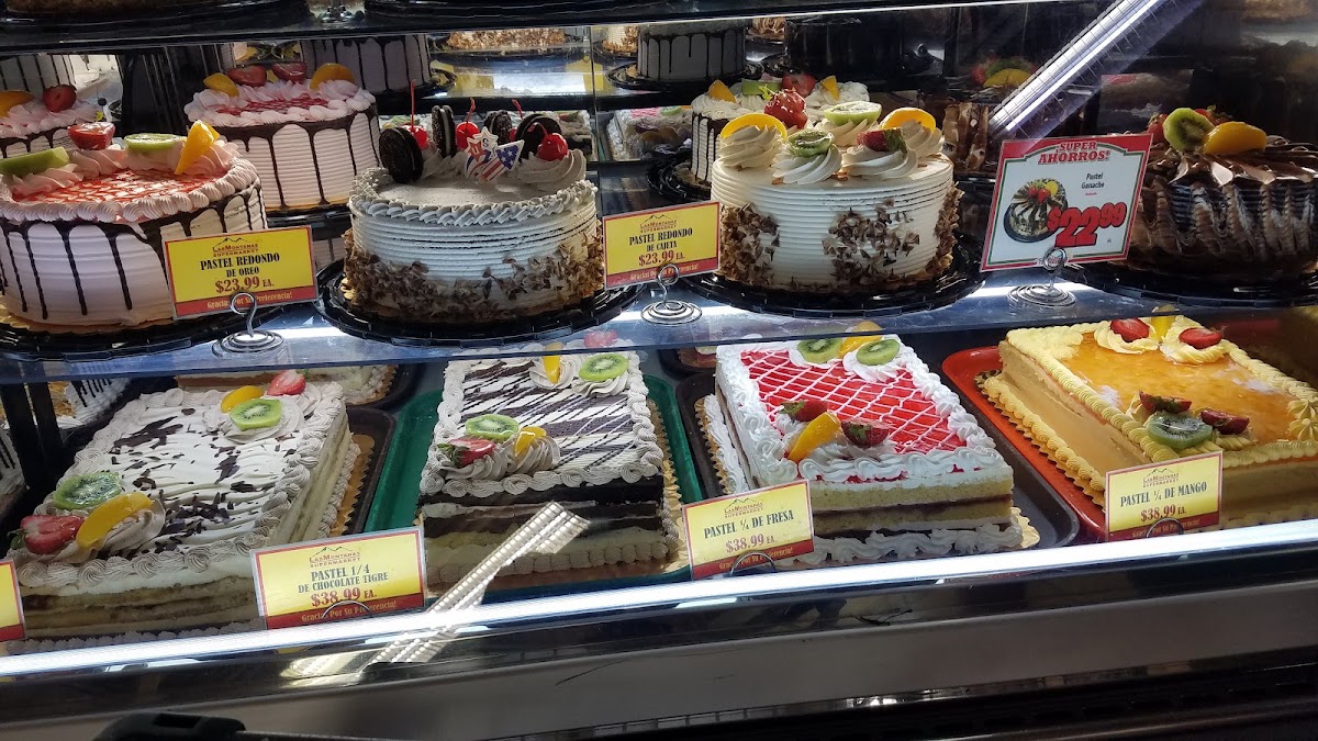 Las Montañas Supermarket photo 6