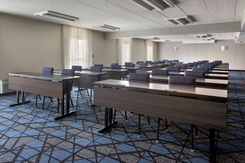 Courtyard by Marriott New Carrollton Landover photo 6