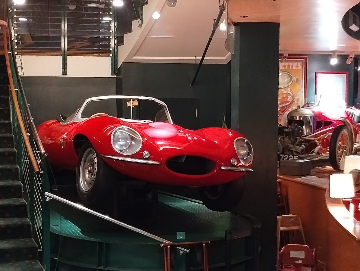 Clyde's of Chevy Chase photo 4