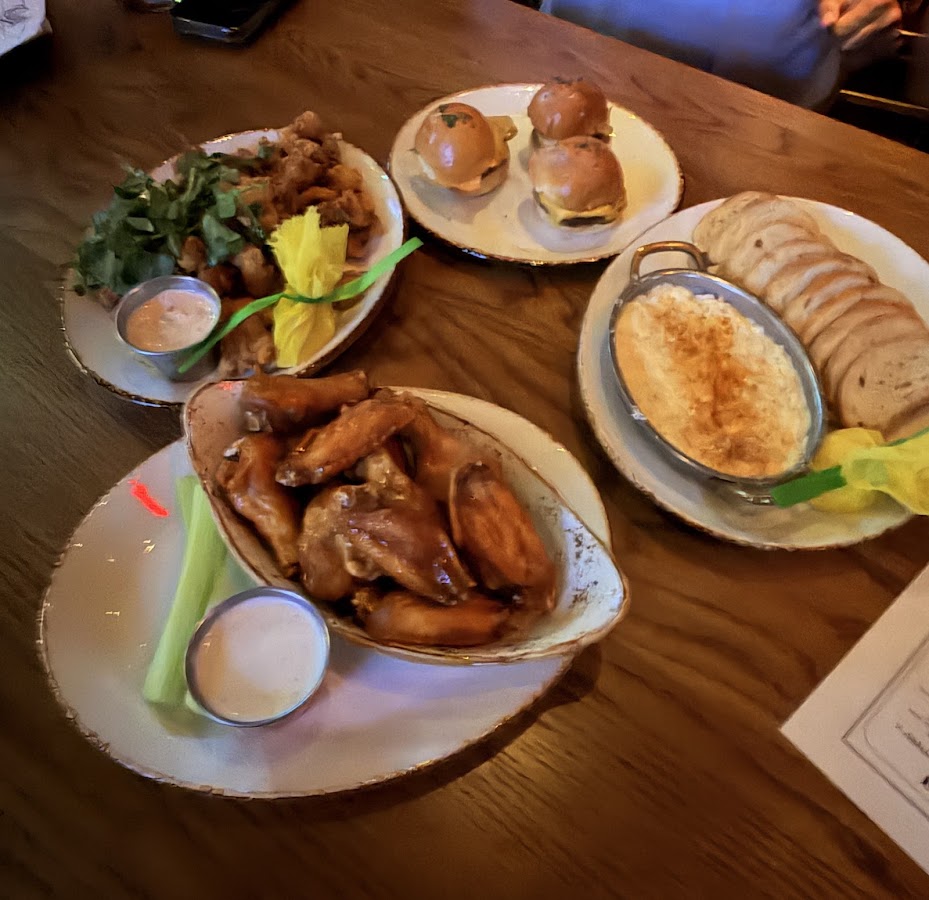 Clyde's of Chevy Chase photo 9