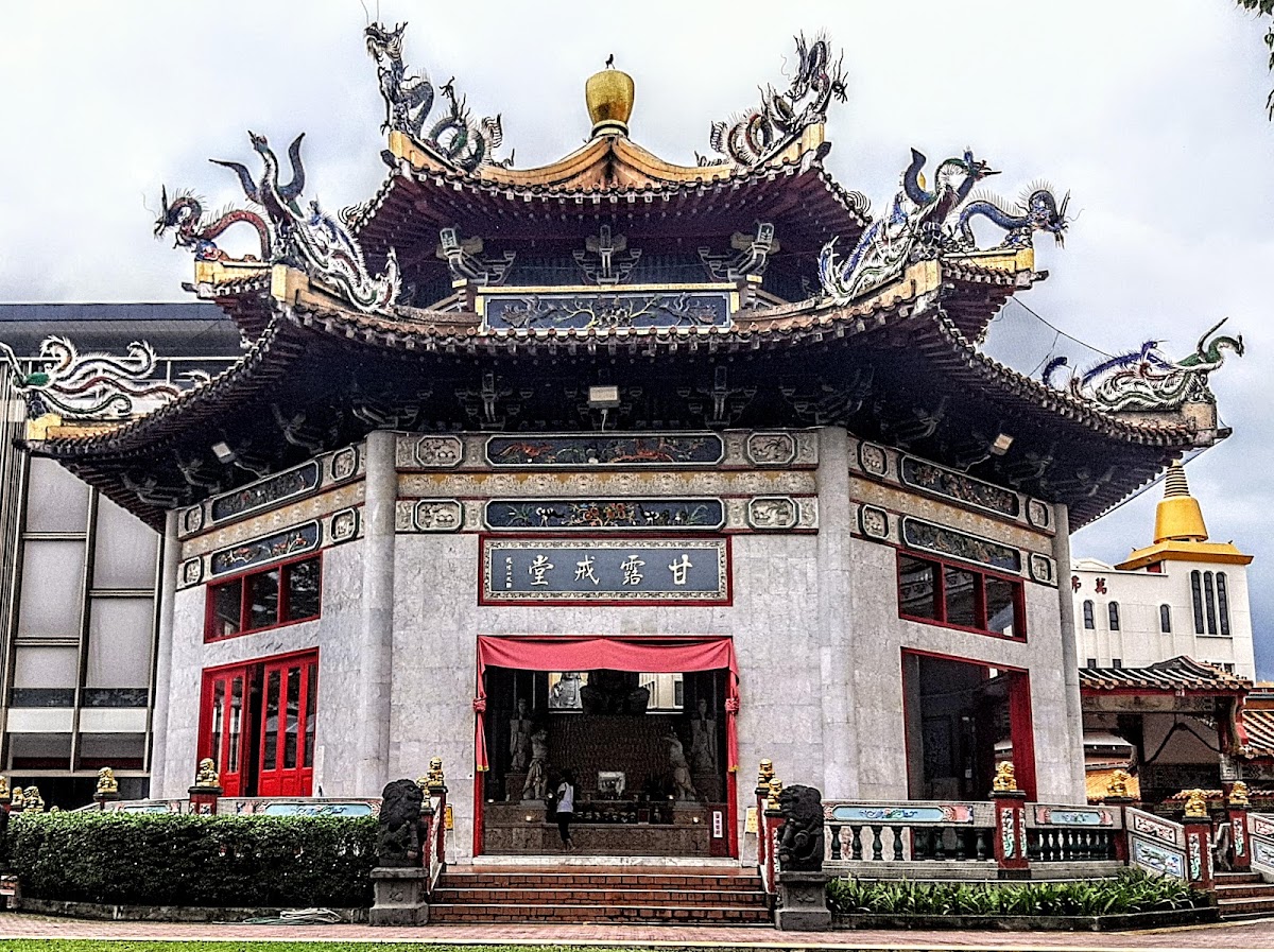 Kong Meng San Phor Kark See Monastery photo 2