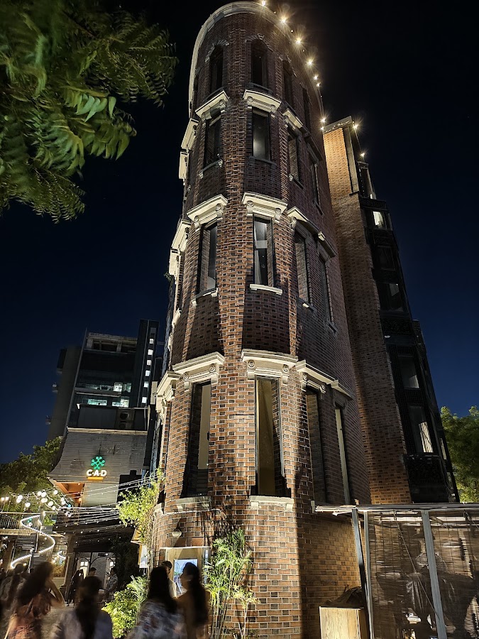 32nd Avenue photo 9