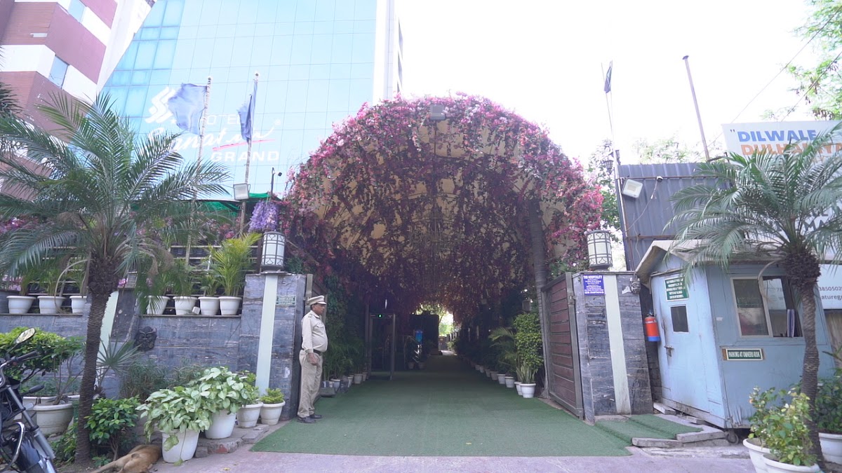 Hotel Signature Grand photo 5