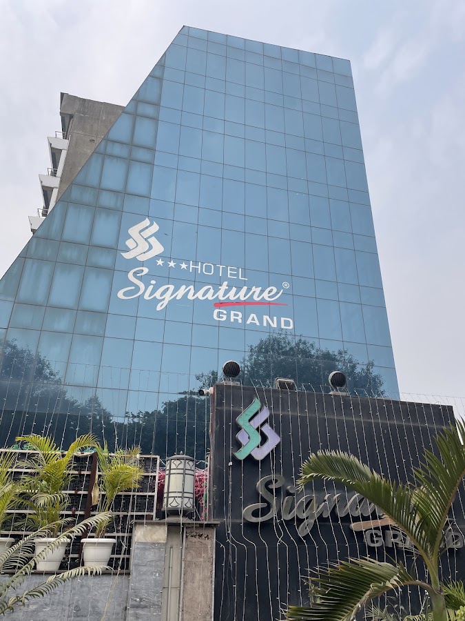 Hotel Signature Grand photo 8