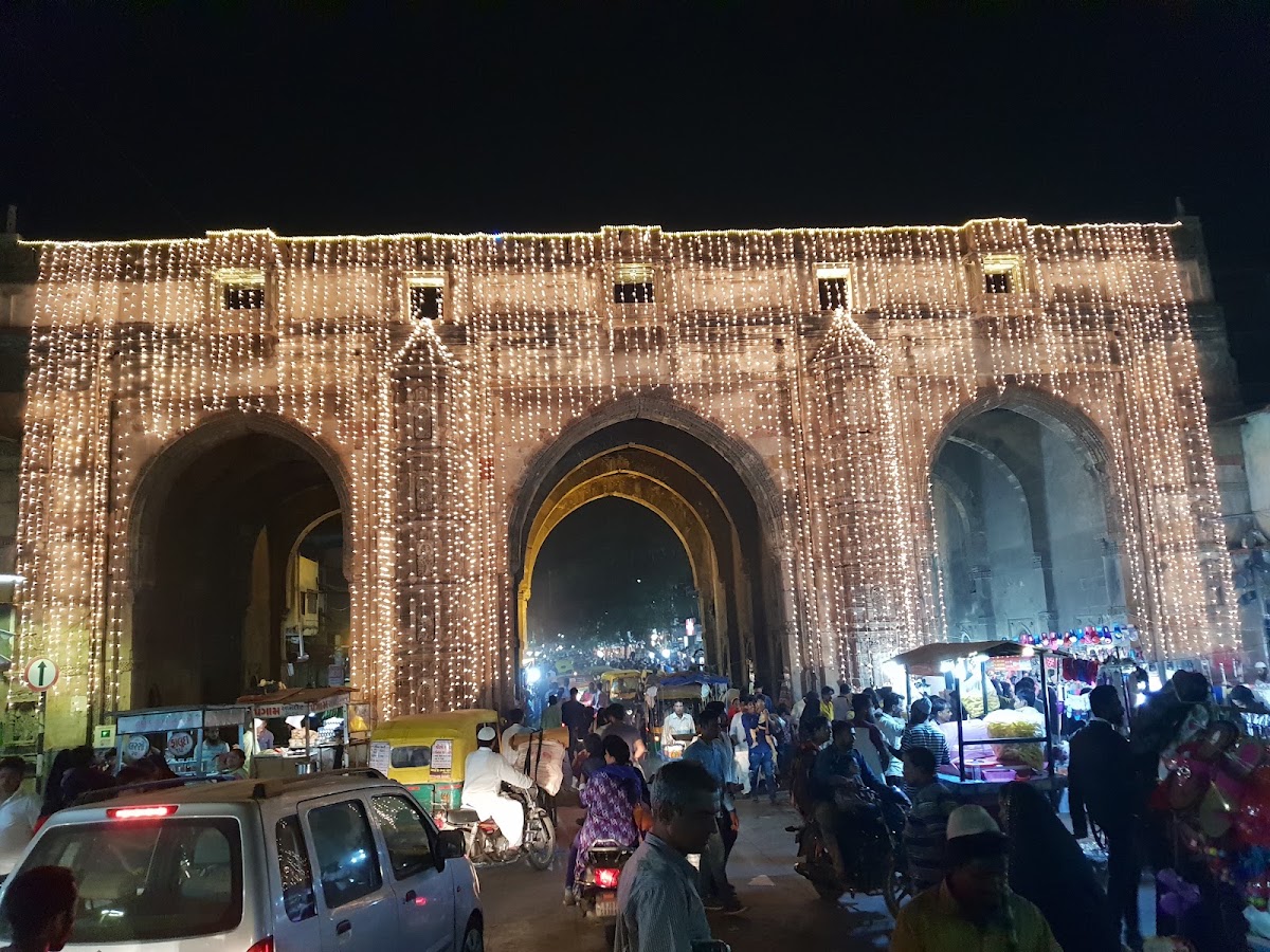 Teen Darwaja photo 6