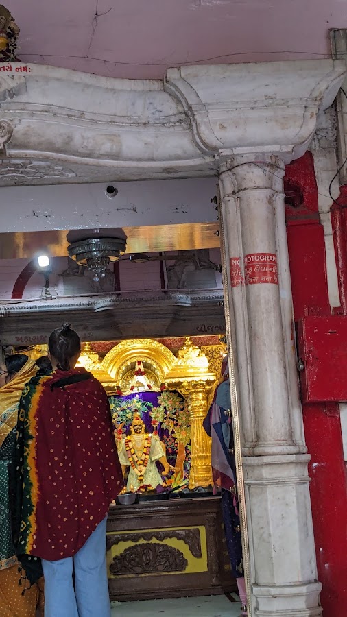 Teen Darwaja photo 9