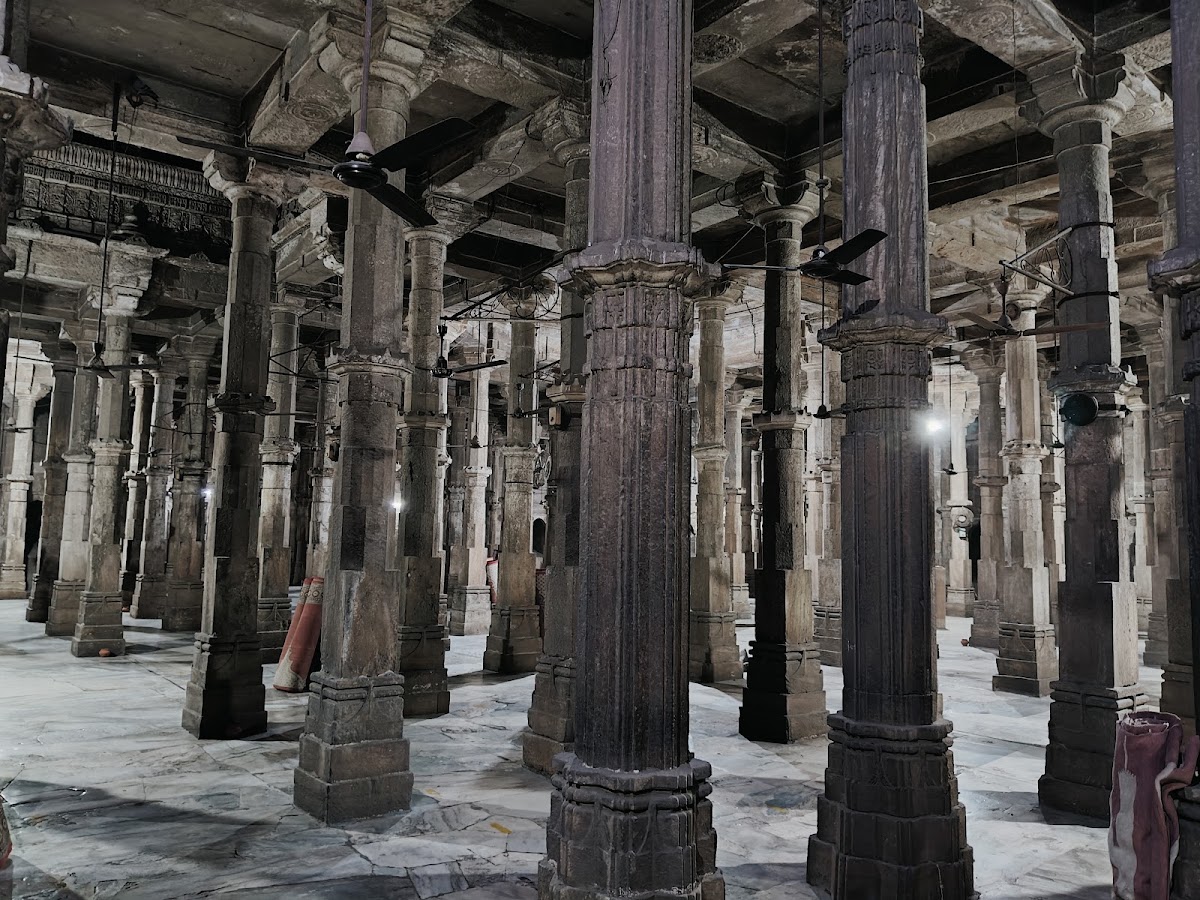 Teen Darwaja photo 10