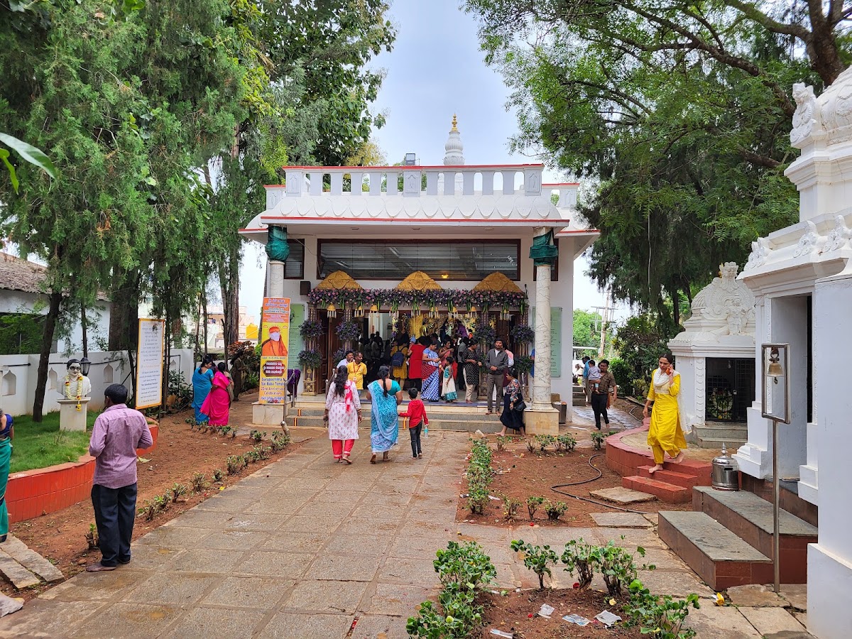 Sri Shirdi Sai Anandamayi Temple photo 3