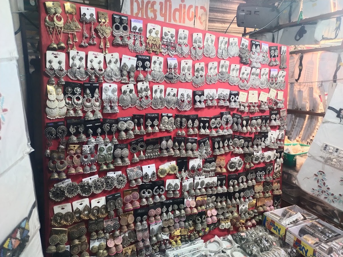 Manekchowk Food Market photo 4