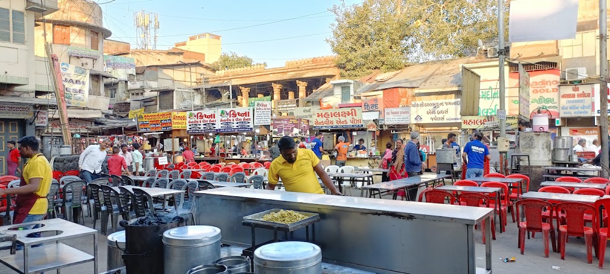 Manekchowk Food Market photo 10