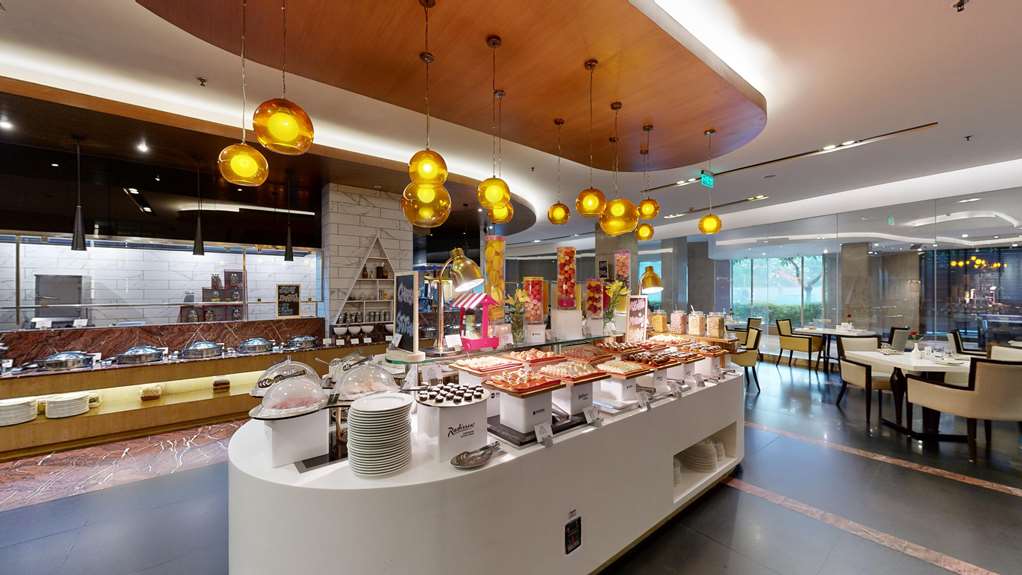 Radisson Hotel Gurugram Udyog Vihar photo 7
