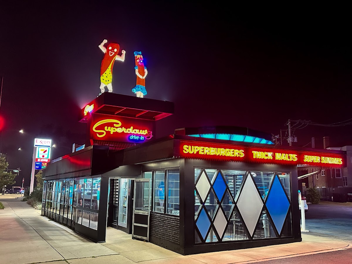 Superdawg Drive-In photo 8