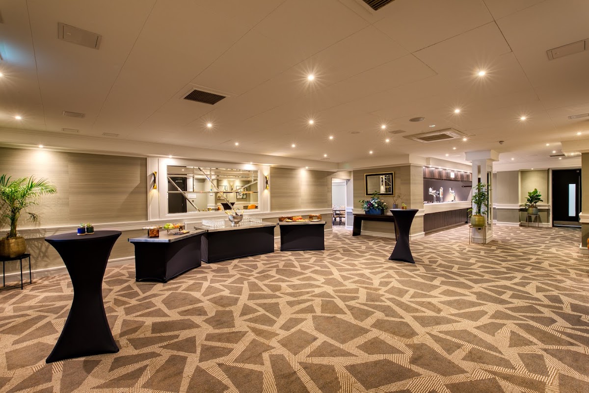DoubleTree by Hilton London - Ealing photo 8