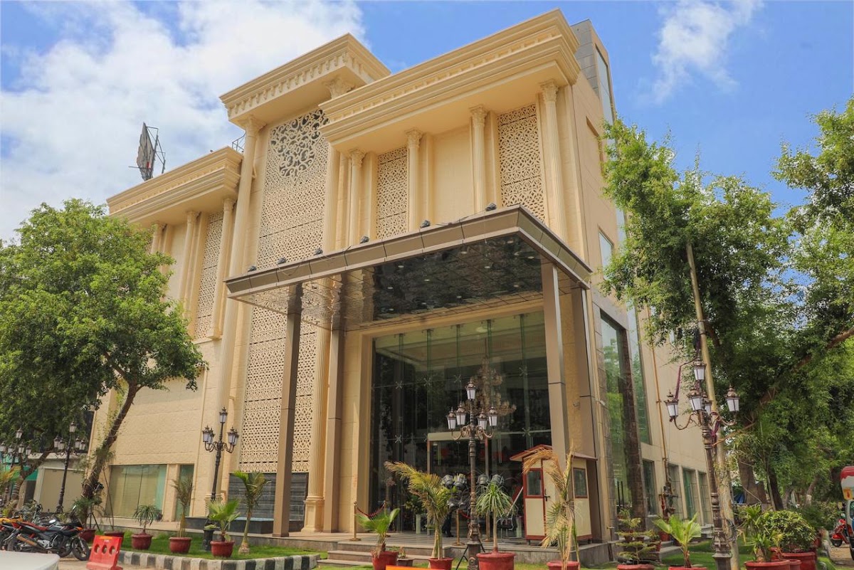 The Grand Parisian