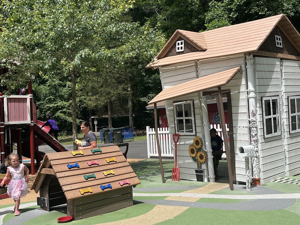 Wizard of Oz playground photo 3
