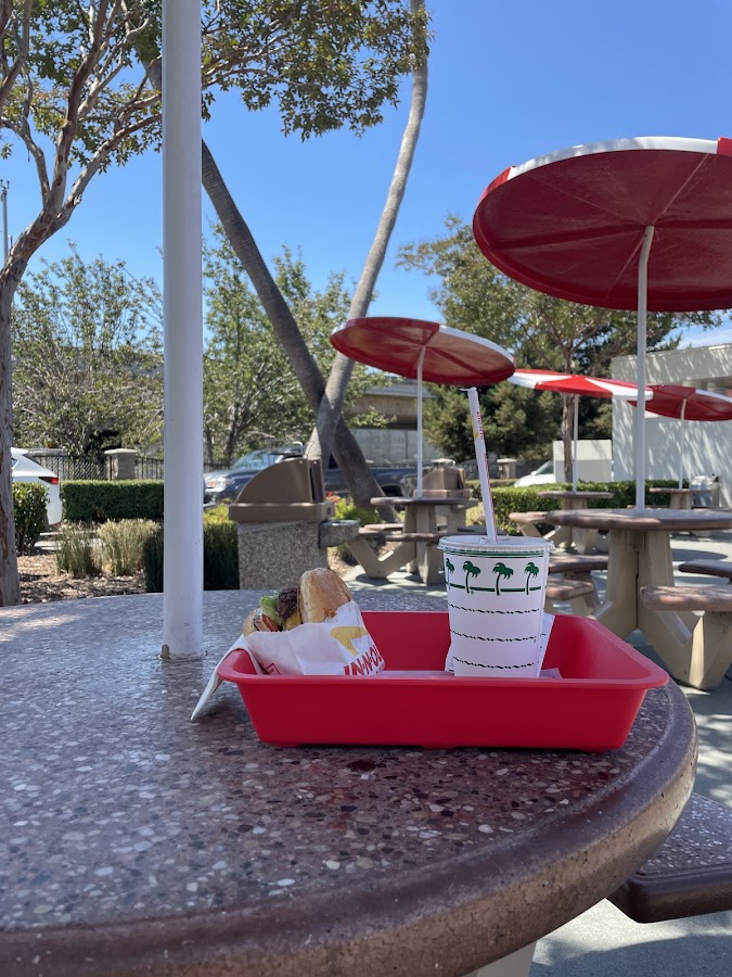 In-N-Out Burger photo 2