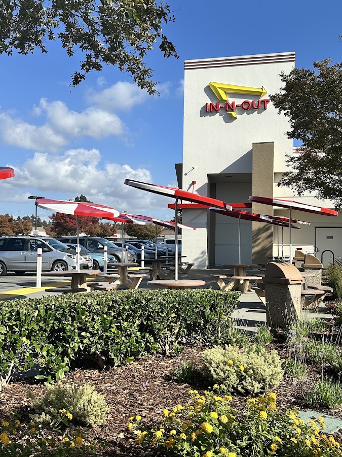 In-N-Out Burger photo 8