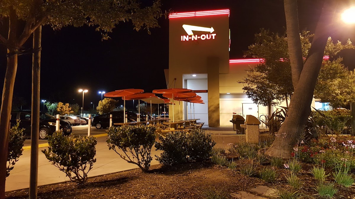 In-N-Out Burger photo 10