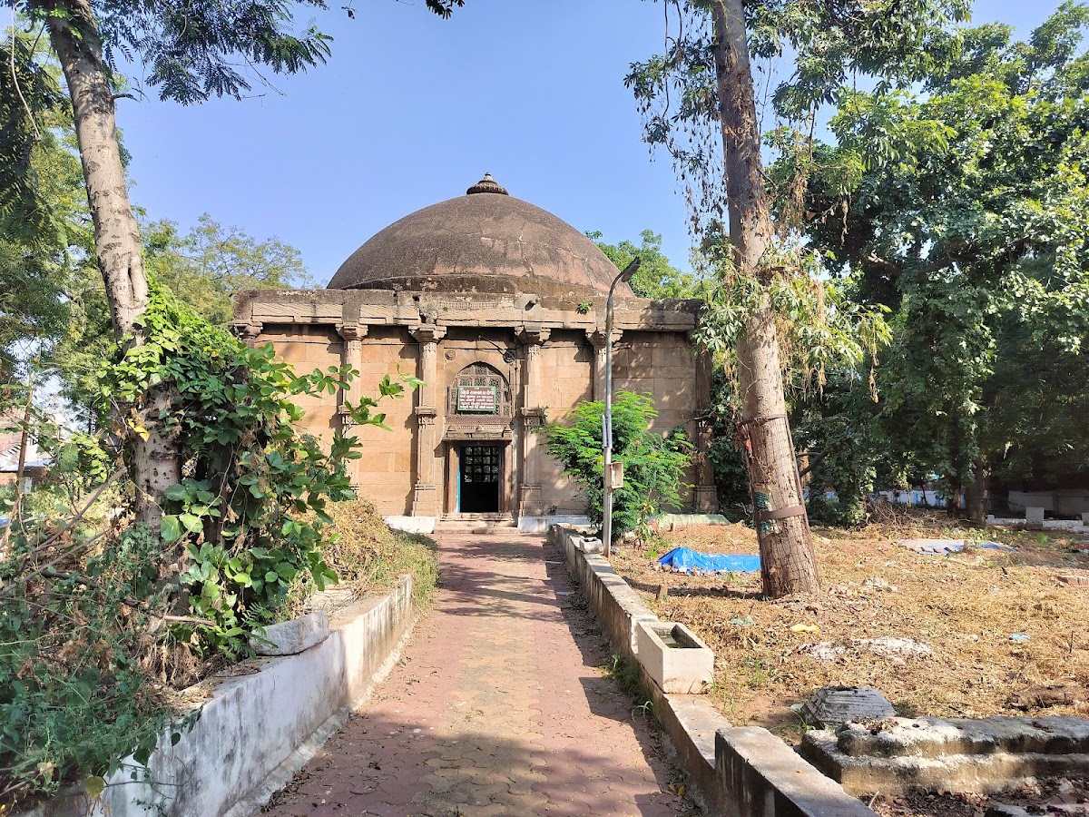 Jhulta Minar, Bibiji Masjid photo 8