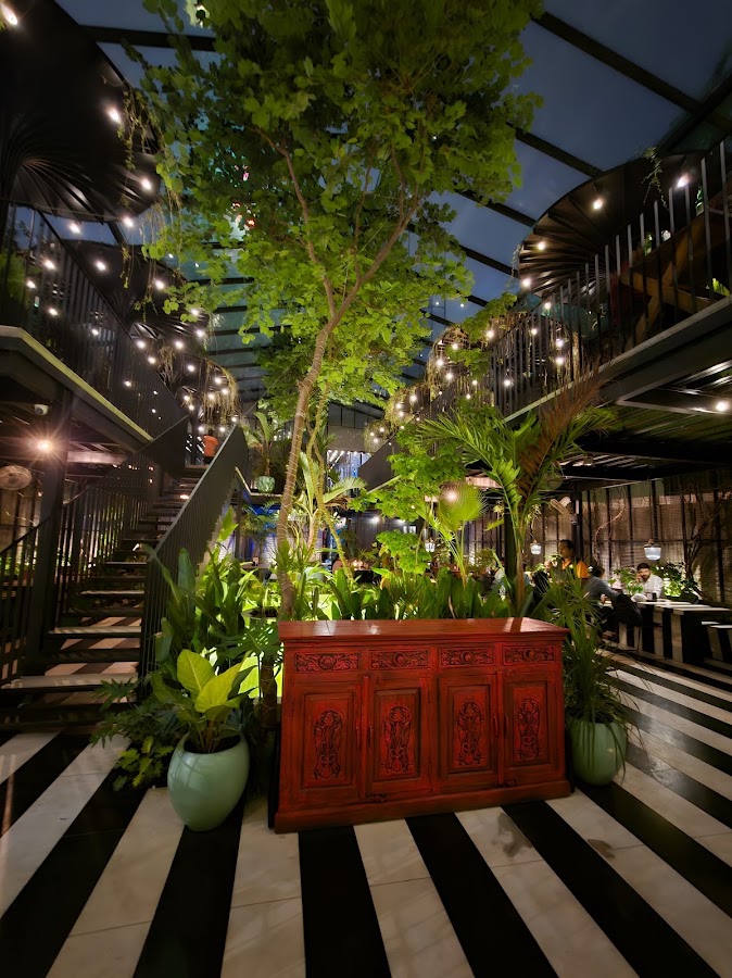 Sunrise Bar and Lounge photo 9
