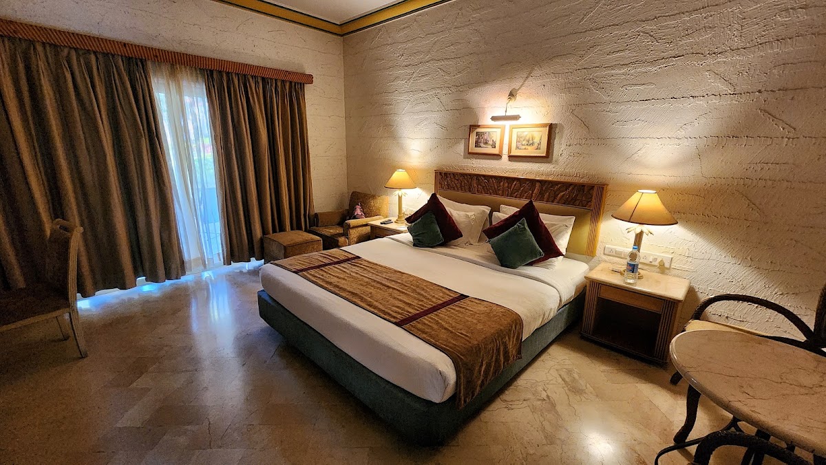 The Golden Palms - Urban Resort | Banquets | Spa photo 2