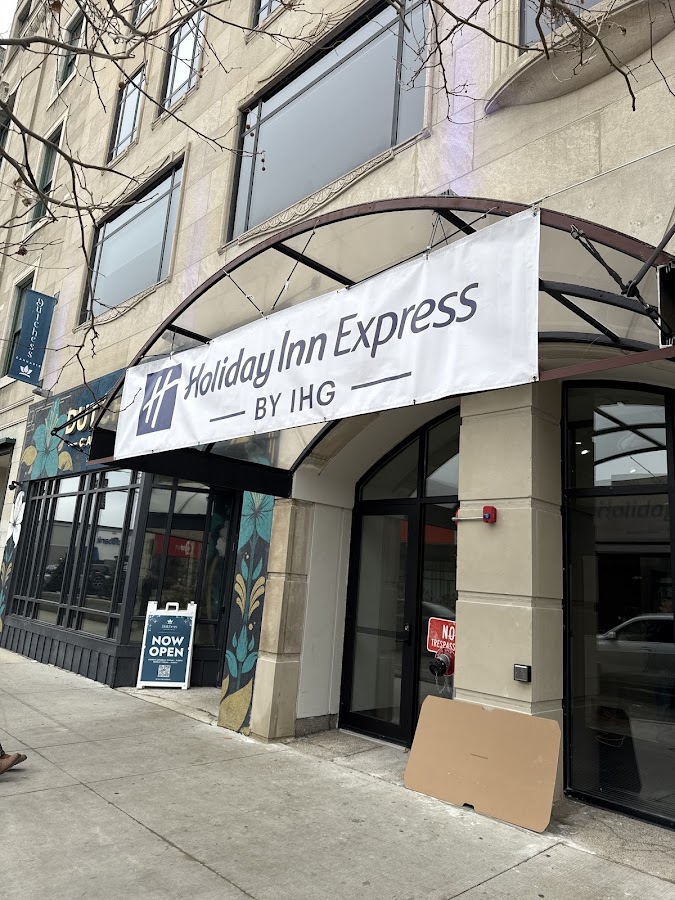 Holiday Inn Express & Suites Chicago West - Oak Park by IHG