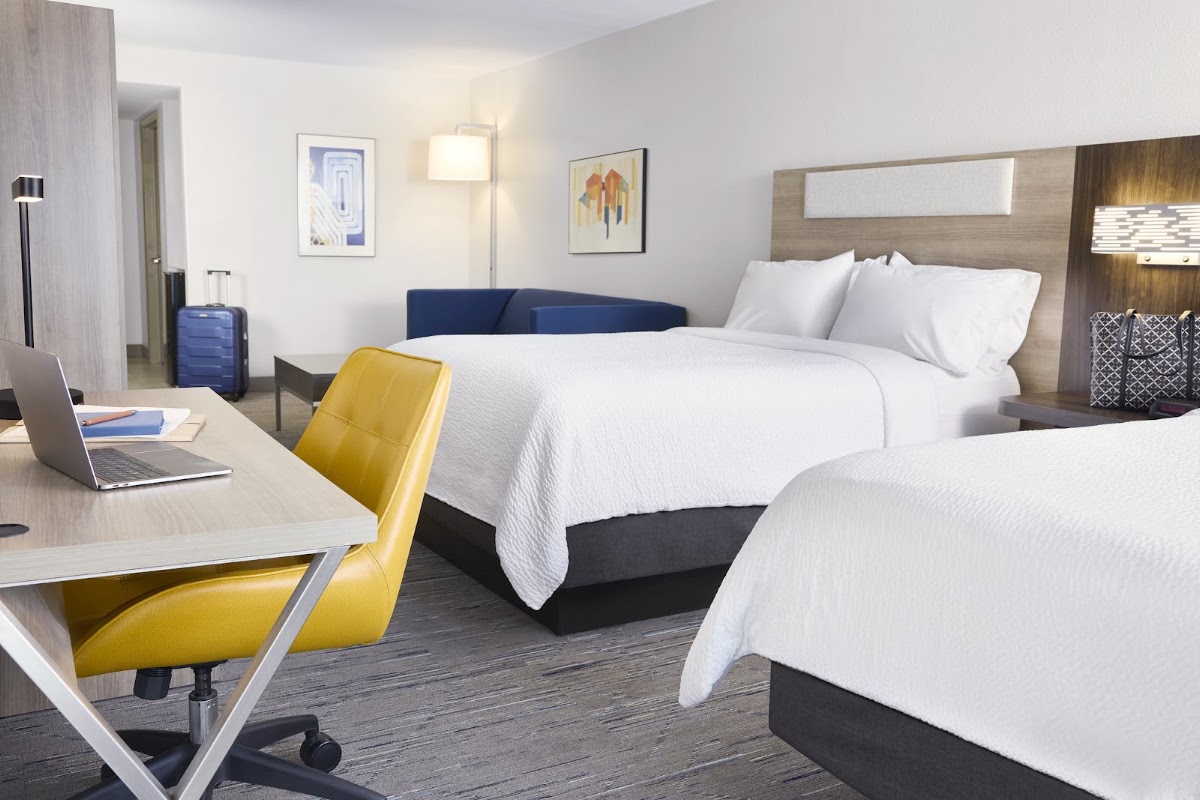 Holiday Inn Express & Suites Chicago West - Oak Park by IHG photo 2