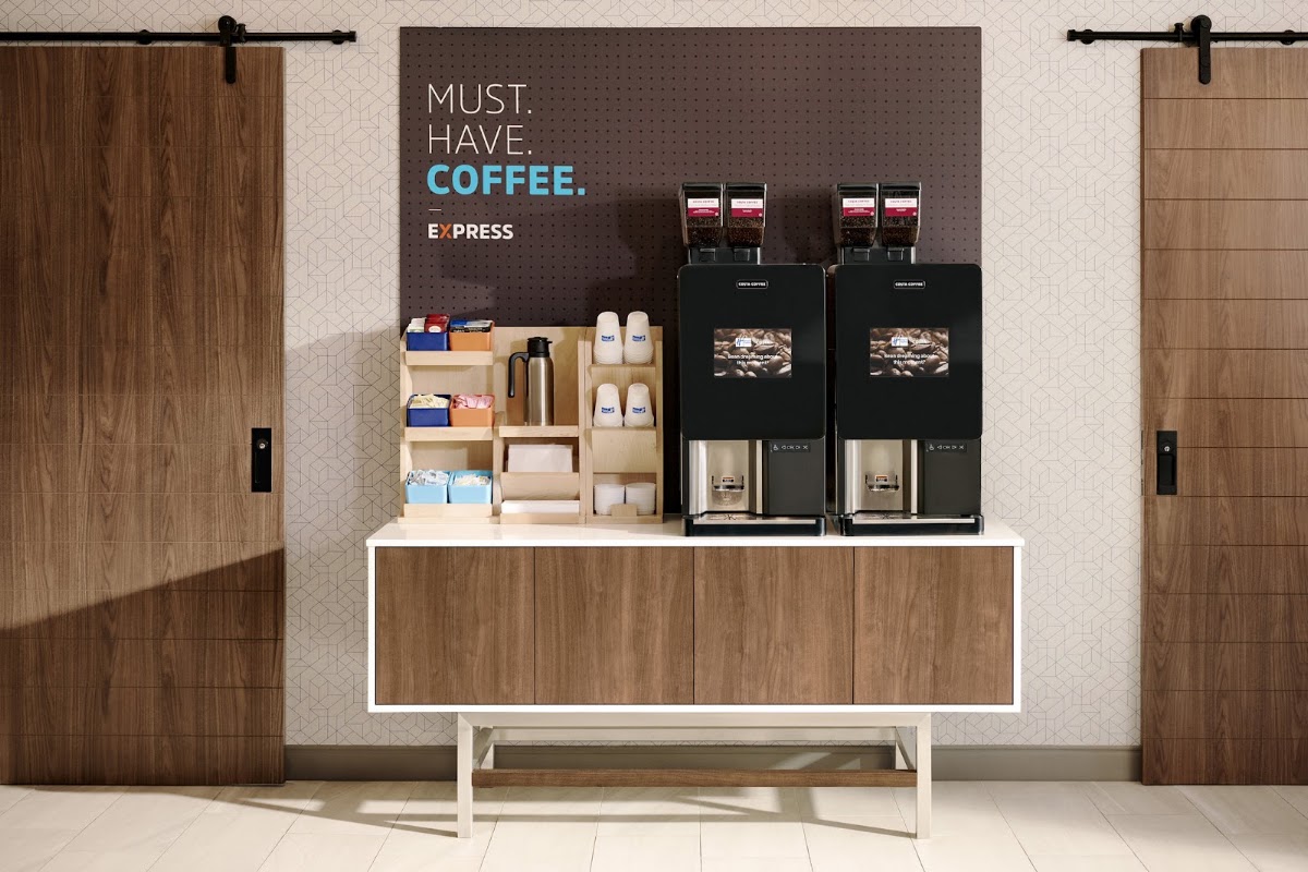 Holiday Inn Express & Suites Chicago West - Oak Park by IHG photo 10