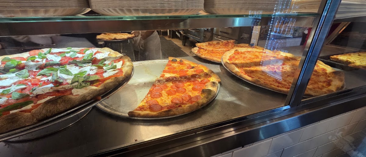 Joe's Pizza Broadway photo 2
