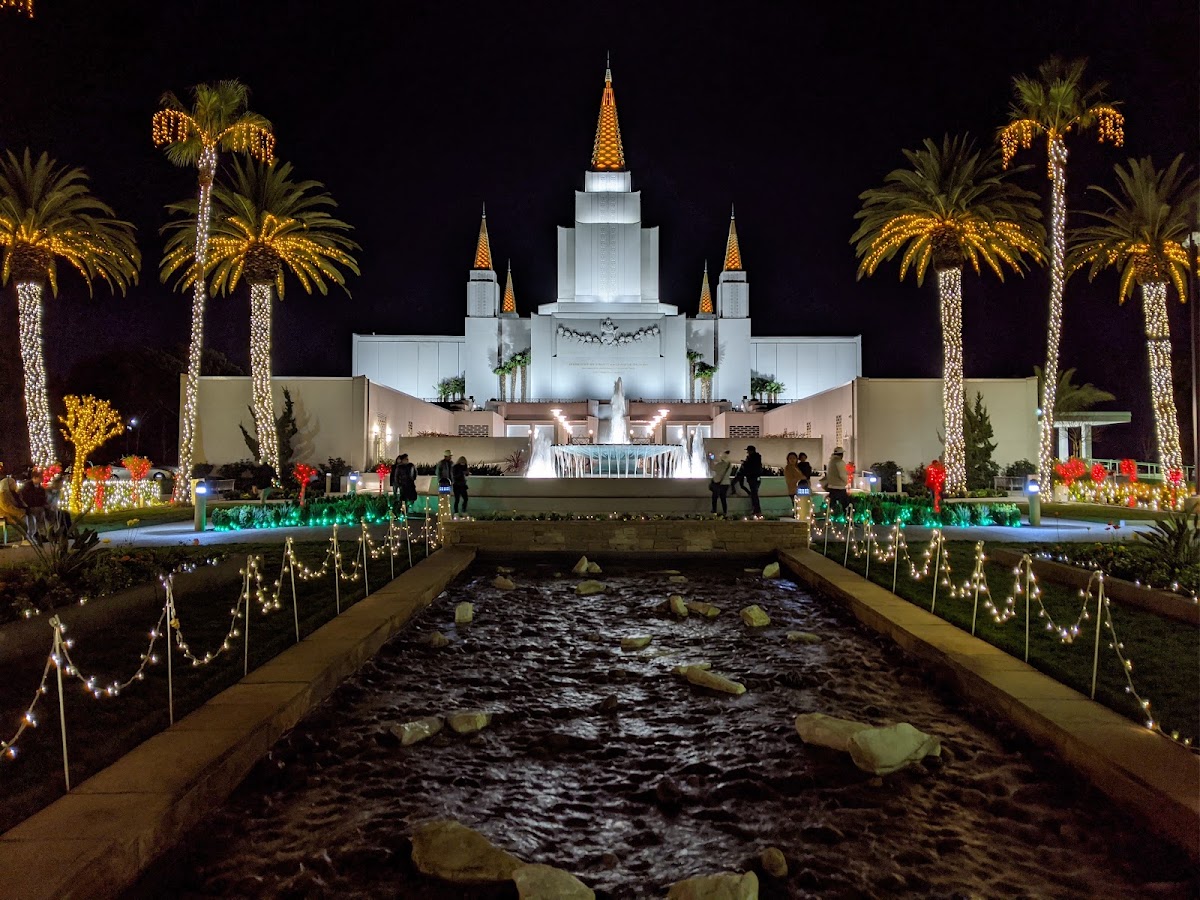 Oakland California Temple photo 2