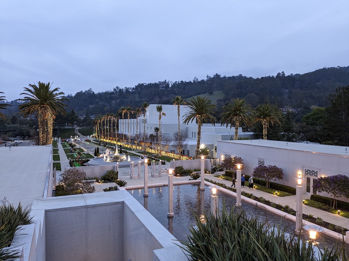 Oakland California Temple photo 3