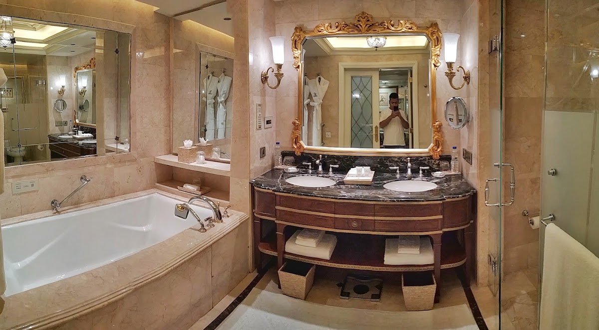 The Leela Palace New Delhi - The Capital's Only Modern Palace Hotel photo 4