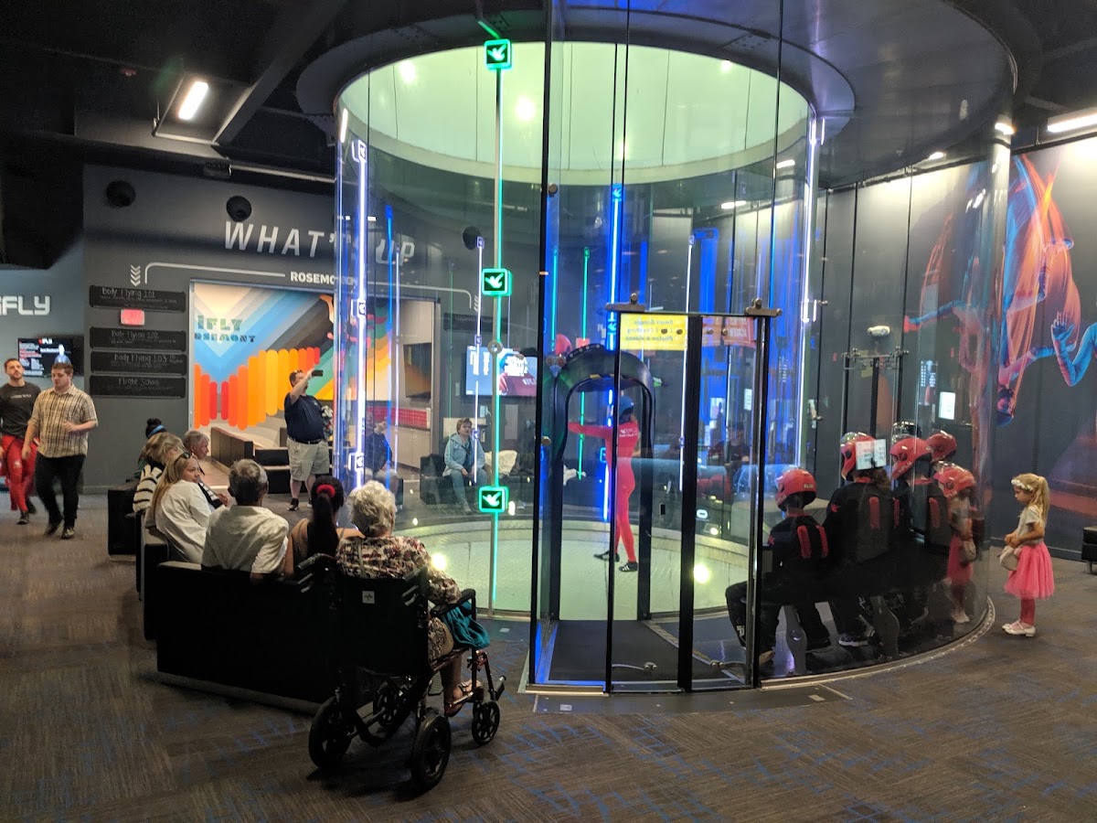 iFLY Indoor Skydiving - Chicago Rosemont photo 5