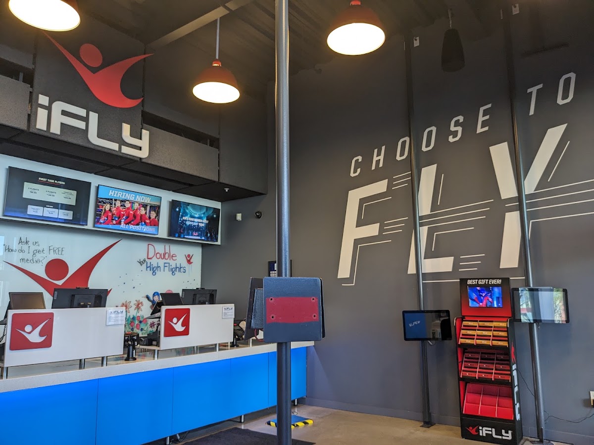 iFLY Indoor Skydiving - Chicago Rosemont photo 8
